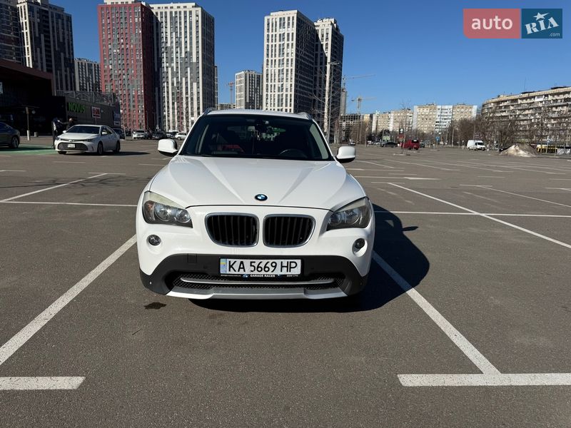 Позашляховик / Кросовер BMW X1 2010 в Києві