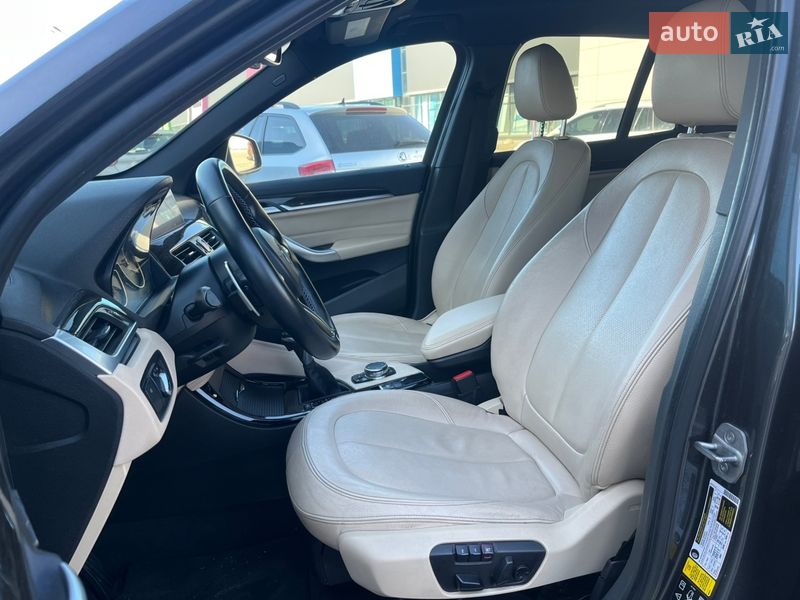 Внедорожник / Кроссовер BMW X1 2016 в Киеве