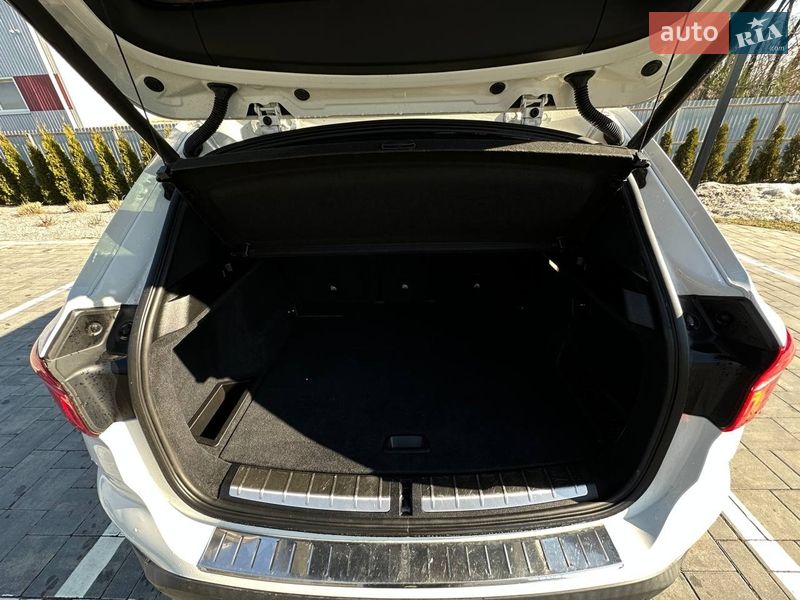 Внедорожник / Кроссовер BMW X1 2016 в Луцке