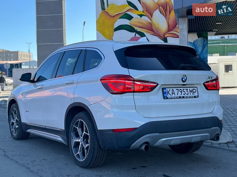 Внедорожник / Кроссовер BMW X1 2016 в Киеве