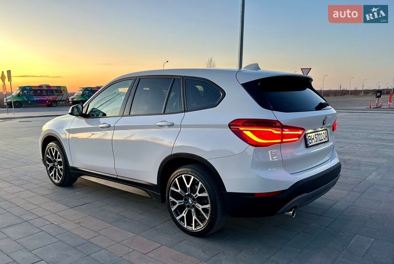 Внедорожник / Кроссовер BMW X1 2017 в Одессе