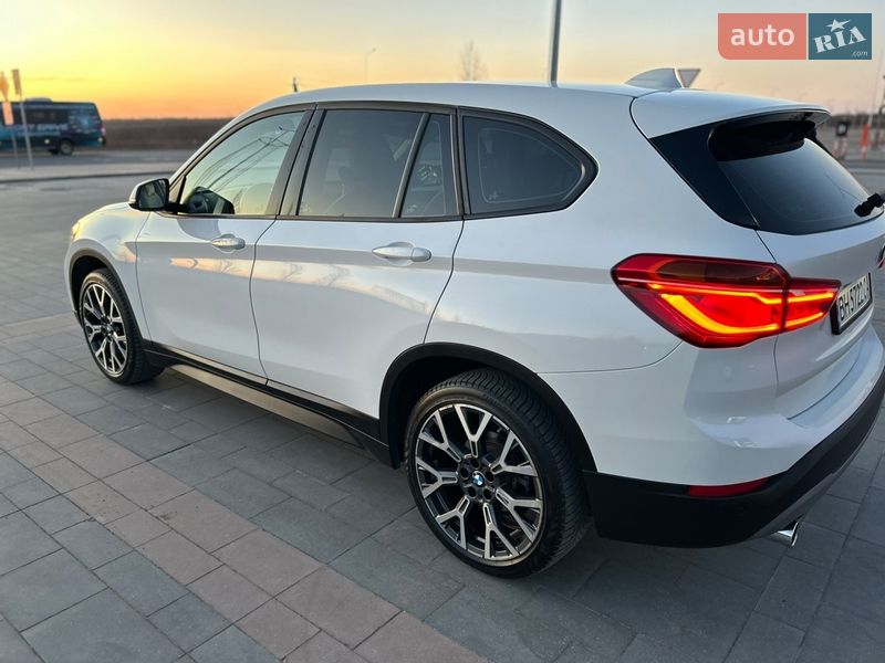 Внедорожник / Кроссовер BMW X1 2017 в Одессе
