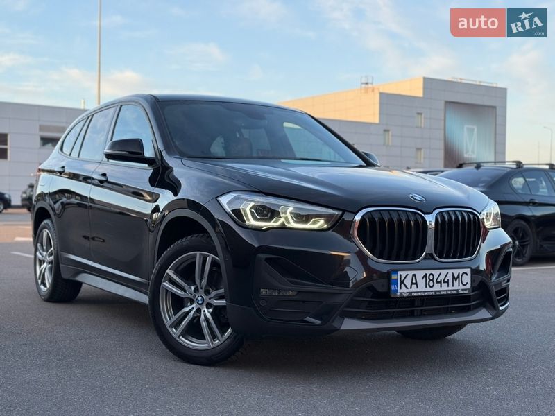 Внедорожник / Кроссовер BMW X1 2022 в Киеве