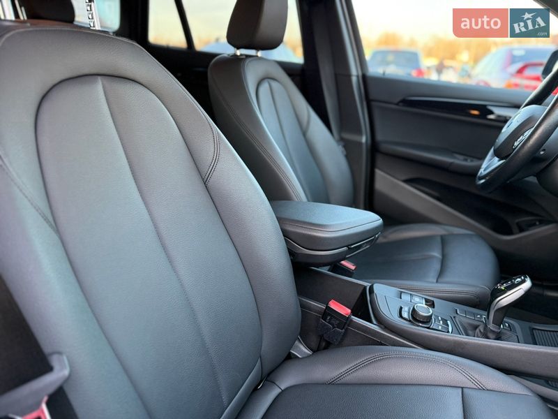 Внедорожник / Кроссовер BMW X1 2022 в Киеве