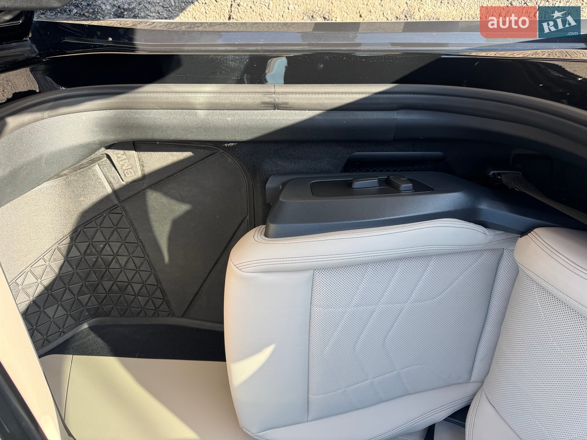 2025 BMW X1 - мініатюра 48