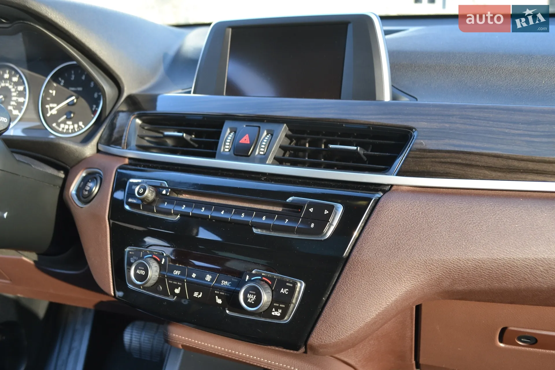 2016 BMW X1 - мініатюра 36