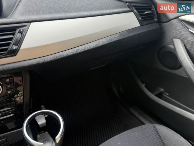 Внедорожник / Кроссовер BMW X1 2014 в Киеве