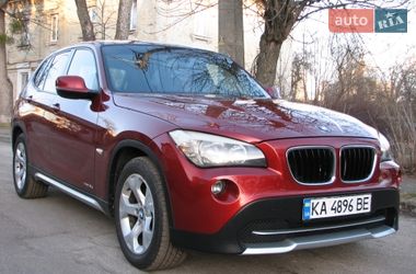 Позашляховик / Кросовер BMW X1 2010 в Києві