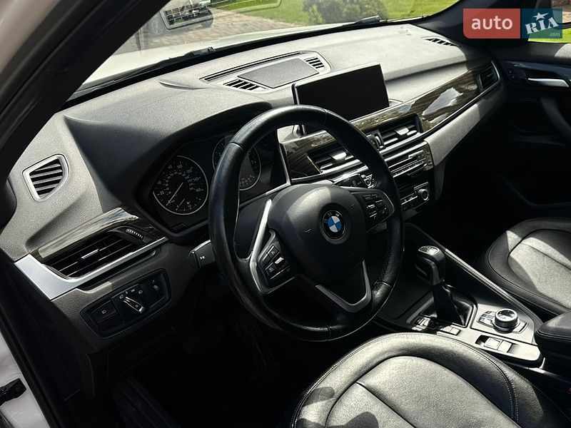 Внедорожник / Кроссовер BMW X1 2016 в Львове