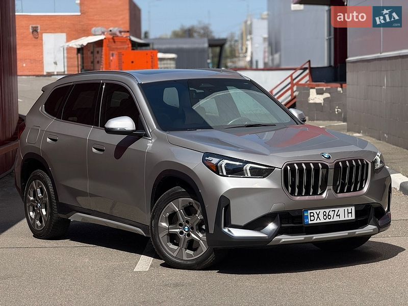 Внедорожник / Кроссовер BMW X1 2023 в Киеве
