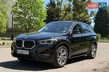 Внедорожник / Кроссовер BMW X1 2022 в Киеве
