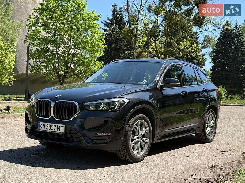 Внедорожник / Кроссовер BMW X1 2022 в Киеве