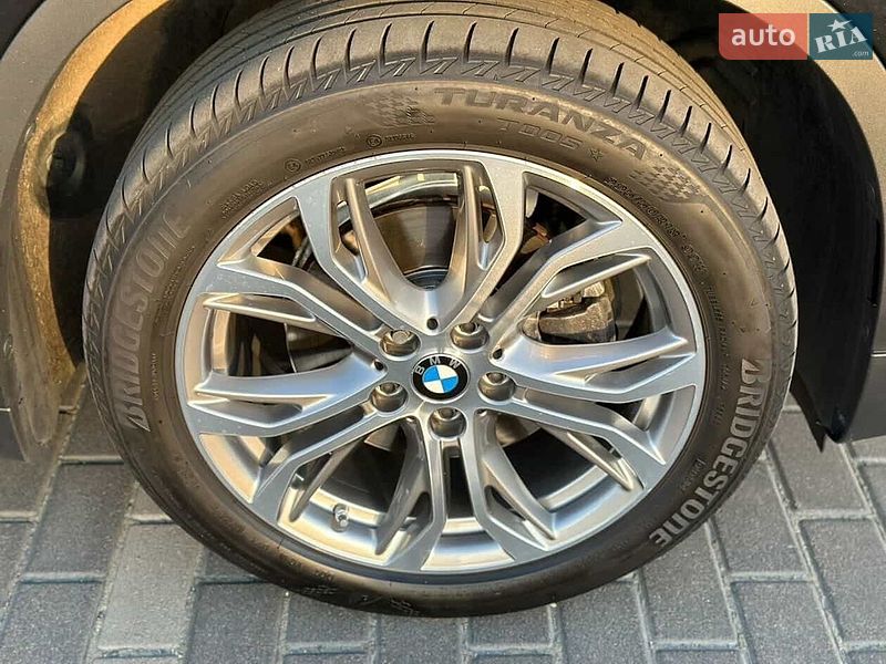 Внедорожник / Кроссовер BMW X1 2022 в Киеве