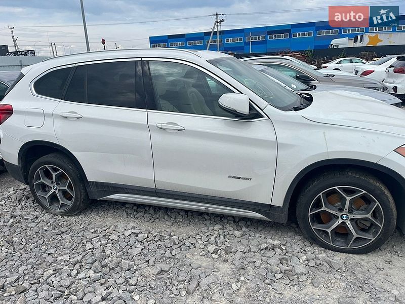 Внедорожник / Кроссовер BMW X1 2017 в Львове