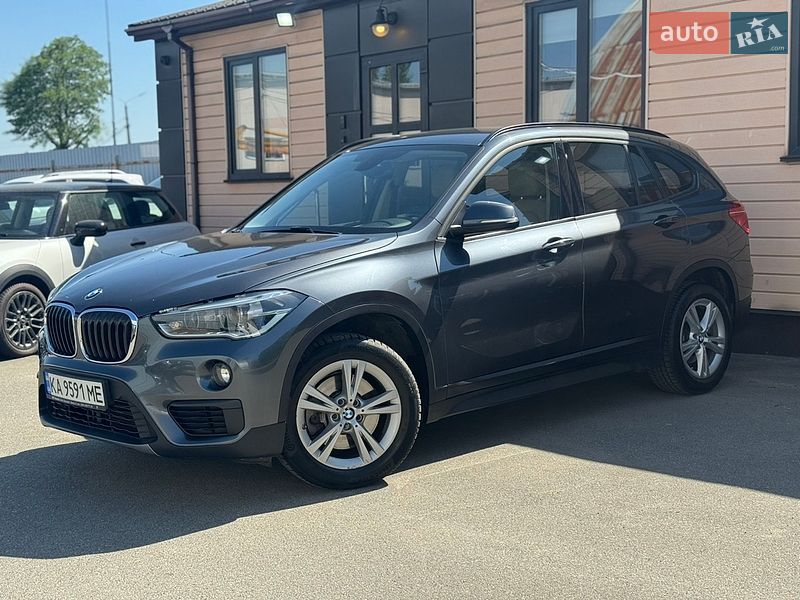 Внедорожник / Кроссовер BMW X1 2016 в Киеве