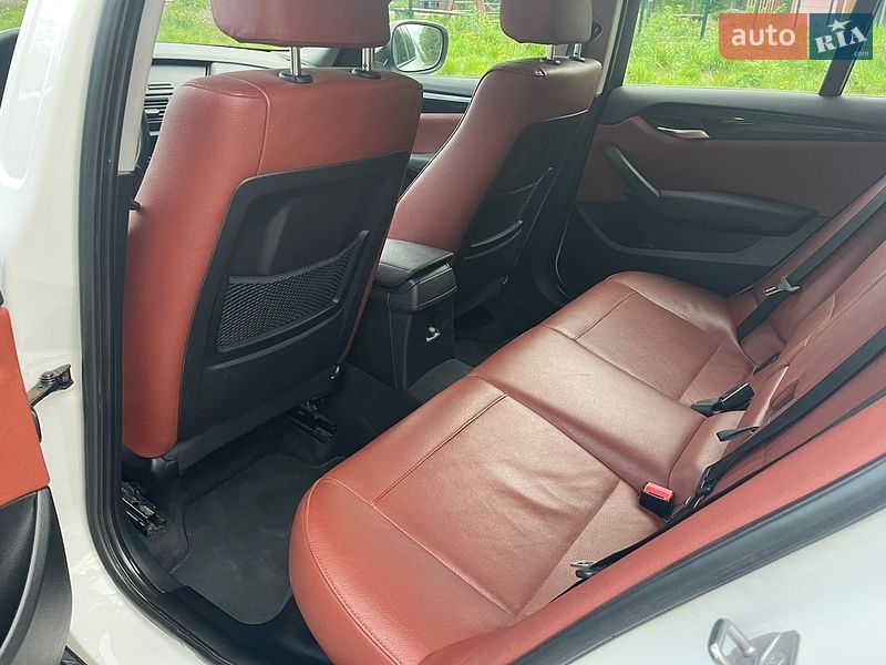Внедорожник / Кроссовер BMW X1 2010 в Хмельницком