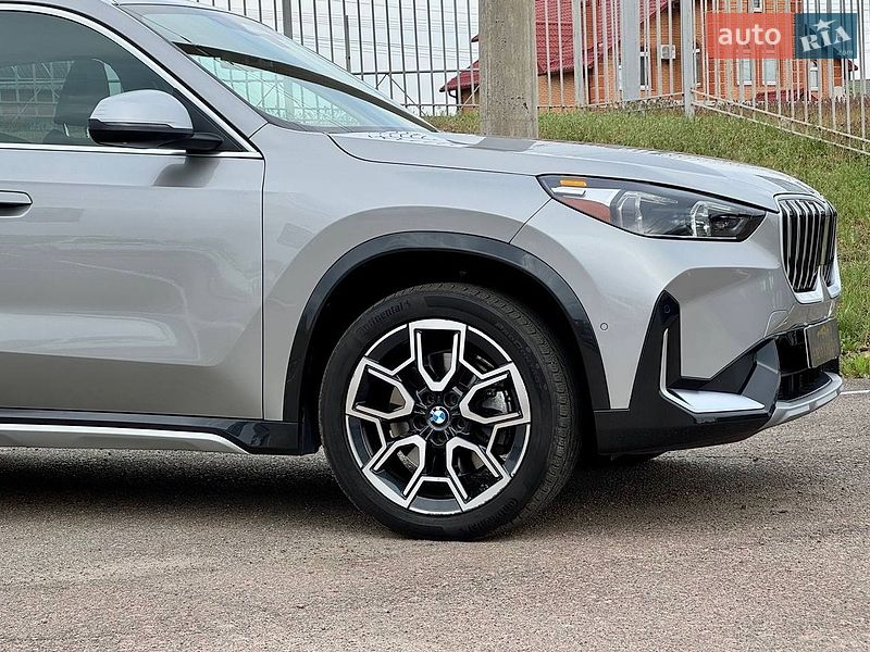 Внедорожник / Кроссовер BMW X1 2023 в Киеве