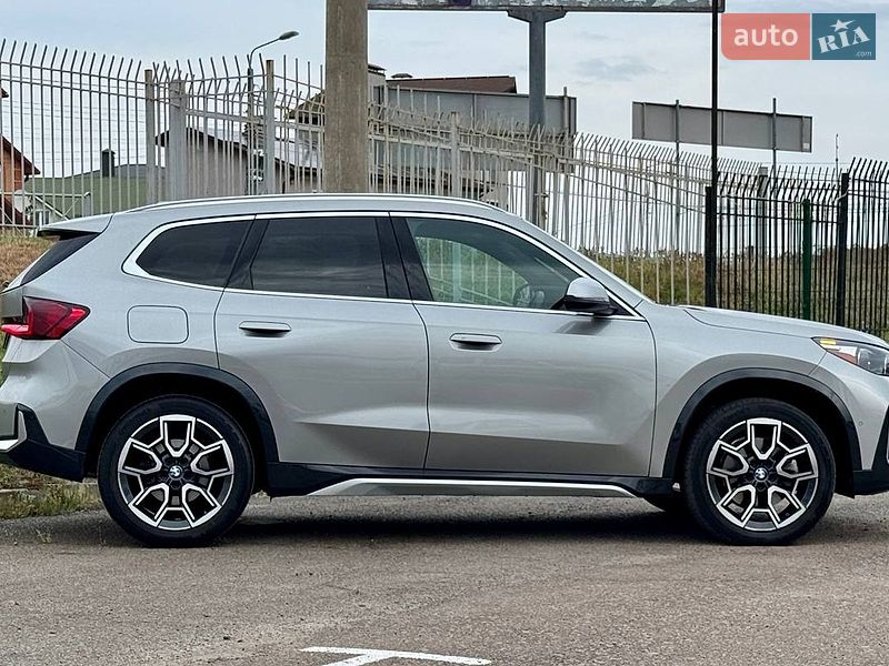 Внедорожник / Кроссовер BMW X1 2023 в Киеве