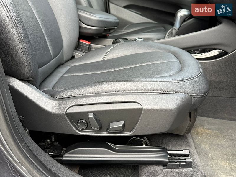 Внедорожник / Кроссовер BMW X1 2015 в Стрые