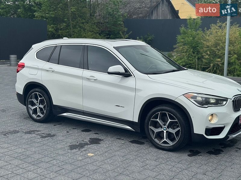 Внедорожник / Кроссовер BMW X1 2016 в Самборе