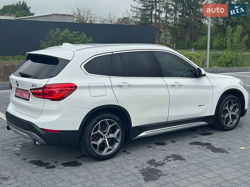 Внедорожник / Кроссовер BMW X1 2016 в Самборе