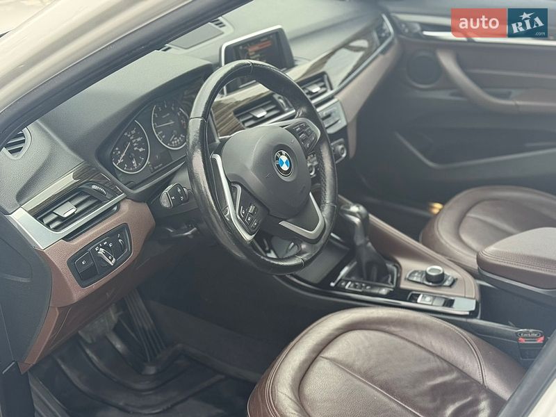 Внедорожник / Кроссовер BMW X1 2016 в Самборе