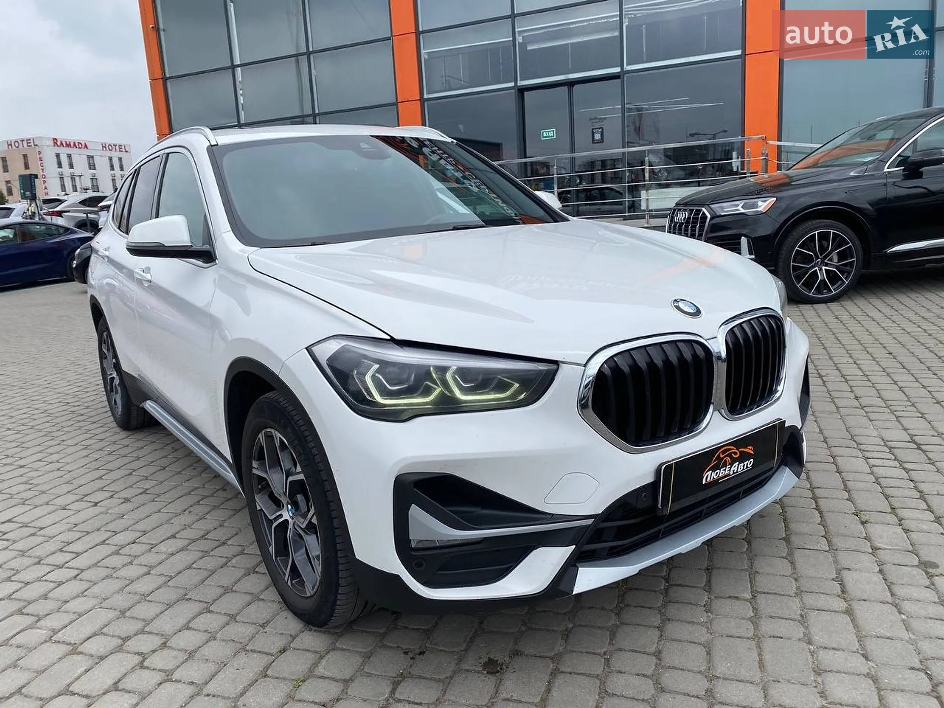 2020 BMW X1 - фото 1