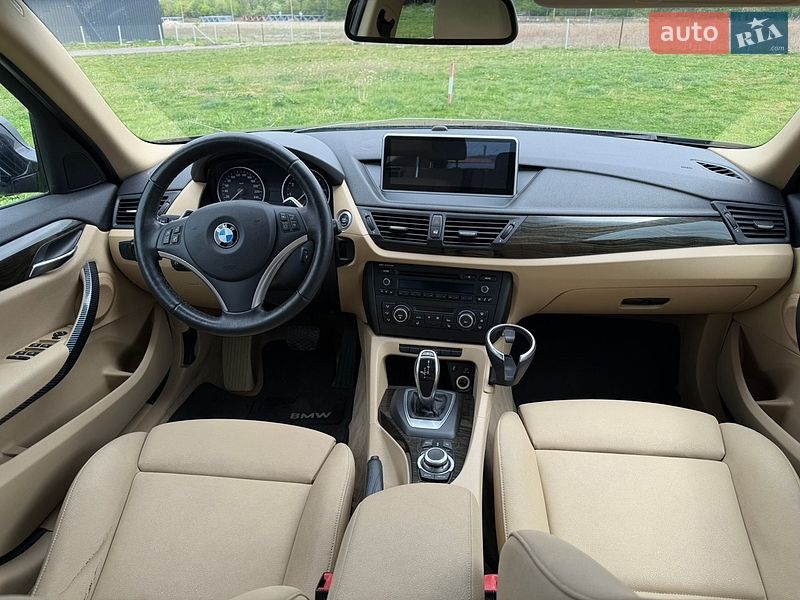 Внедорожник / Кроссовер BMW X1 2012 в Луцке