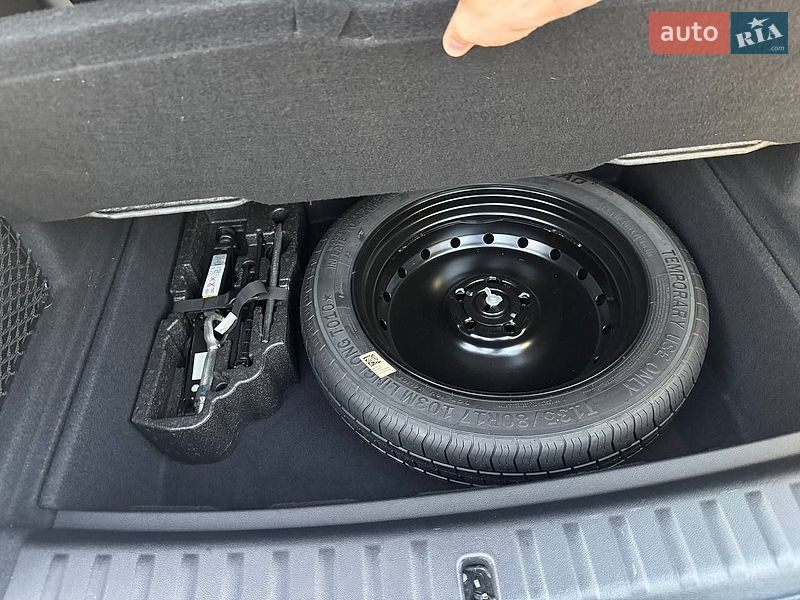 Внедорожник / Кроссовер BMW X1 2024 в Киеве