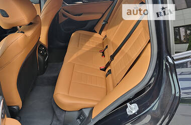 Позашляховик / Кросовер BMW X3 2021 в 
