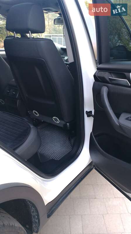 Внедорожник / Кроссовер BMW X3 2012 в Новояворовске