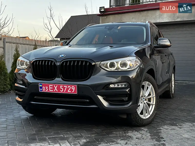 Внедорожник / Кроссовер BMW X3 2018 в 
