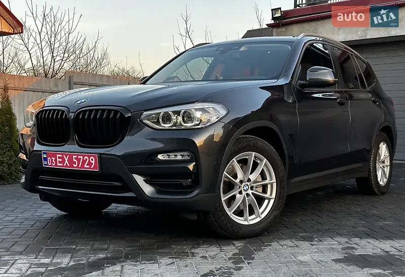 Внедорожник / Кроссовер BMW X3 2018 в 
