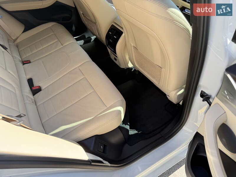 Внедорожник / Кроссовер BMW X3 2020 в Киеве