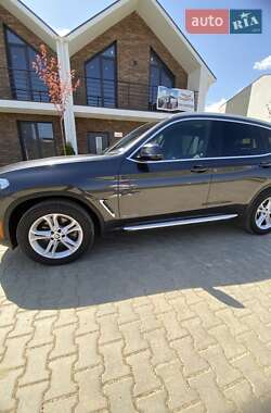 Внедорожник / Кроссовер BMW X3 2018 в 