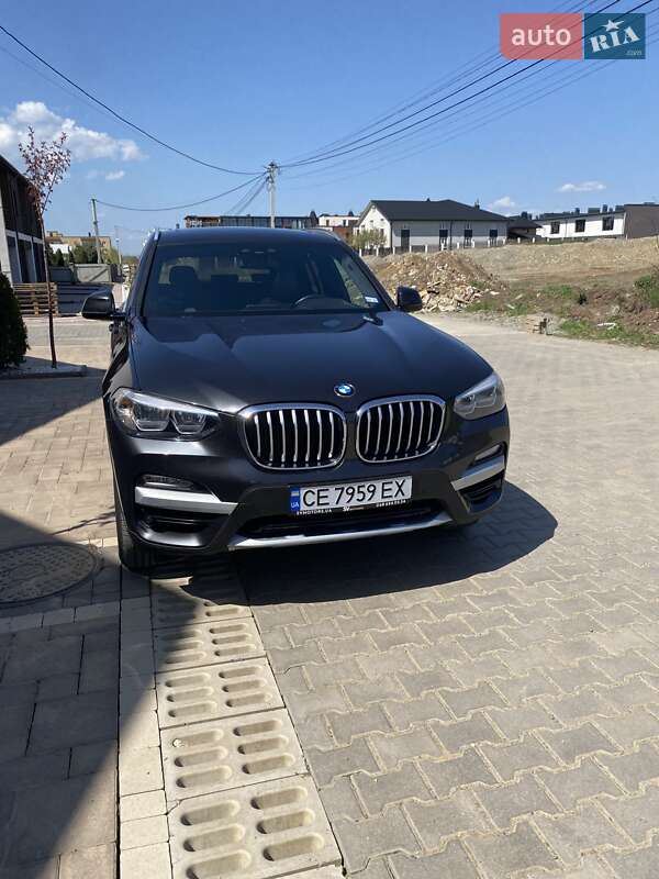 Внедорожник / Кроссовер BMW X3 2018 в 