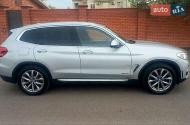 Внедорожник / Кроссовер BMW X3 2018 в 