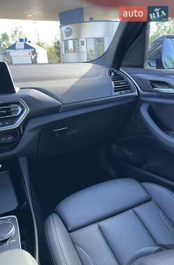 Позашляховик / Кросовер BMW X3 2022 в 