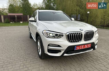 Внедорожник / Кроссовер BMW X3 2019 в 