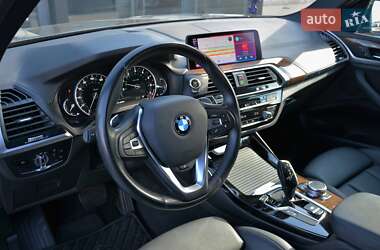 Внедорожник / Кроссовер BMW X3 2019 в 