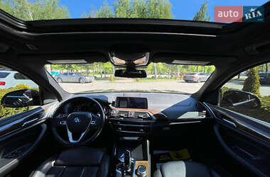 Позашляховик / Кросовер BMW X3 2018 в 