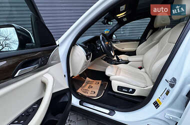 Внедорожник / Кроссовер BMW X3 2018 в 