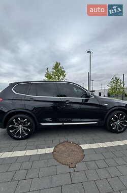 Внедорожник / Кроссовер BMW X3 2016 в 