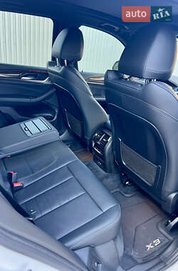 Позашляховик / Кросовер BMW X3 2020 в 