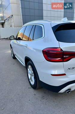 Позашляховик / Кросовер BMW X3 2020 в 