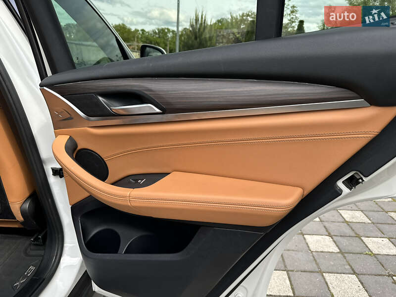 Внедорожник / Кроссовер BMW X3 2018 в Стрые