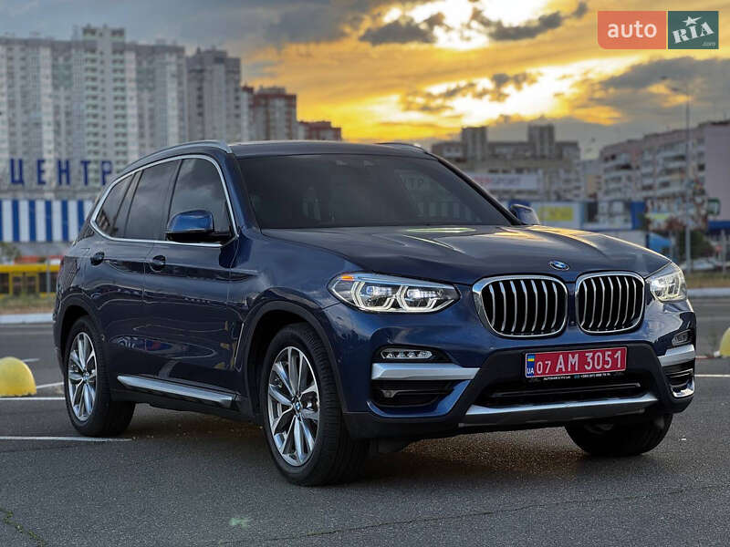 Позашляховик / Кросовер BMW X3 2018 в 