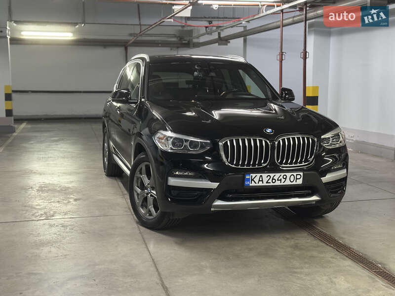 Внедорожник / Кроссовер BMW X3 2019 в 