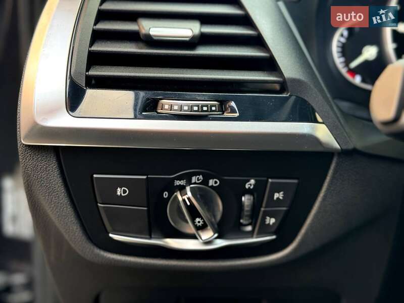 Внедорожник / Кроссовер BMW X3 2019 в Ровно