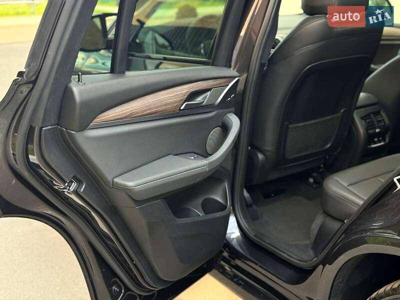 Внедорожник / Кроссовер BMW X3 2019 в Ровно